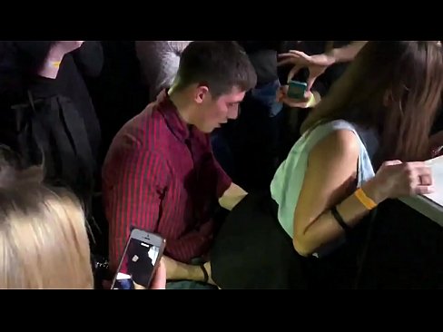 ❤️ በሩስያ የምሽት ክበብ ውስጥ እውነተኛ ወሲብ. የ18 ዓመቷ ሩሲያዊት ልጃገረድ በፊንጢጣ እና በሴት ብልት ውስጥ በምሽት ክበብ ውስጥ ተበዳች። እጅግ የላቀ የወሲብ ፊልም በ%am.xxxshake.ru ❌️❤